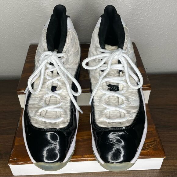 Nike AIR JORDAN 11 RETRO 'CONCORD' 2016 Size 7 Black and White - Picture 7 of 13